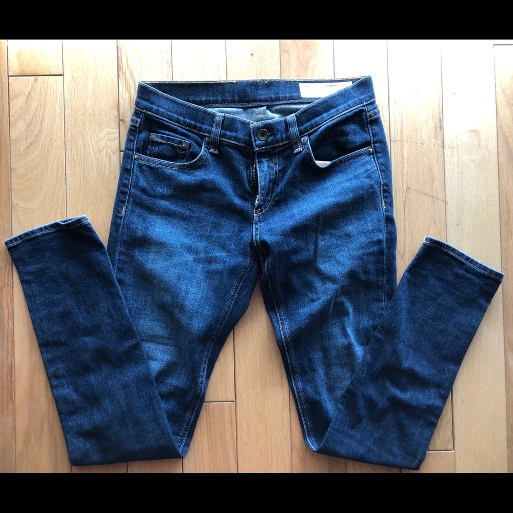 Dark wash Rag & Bone mid-rise skinny jeans, sz 26